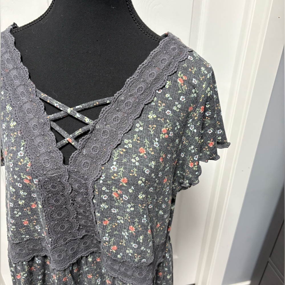 Torrid Tee - Picture 4 of 7